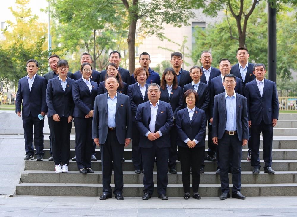 多元團隊凝合力，同舟共濟揚帆起