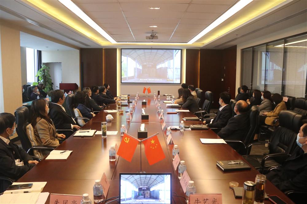 筑牢黨員干部廉潔思想防線(xiàn)！濟南產(chǎn)發(fā)集團組織觀(guān)看警示教育片