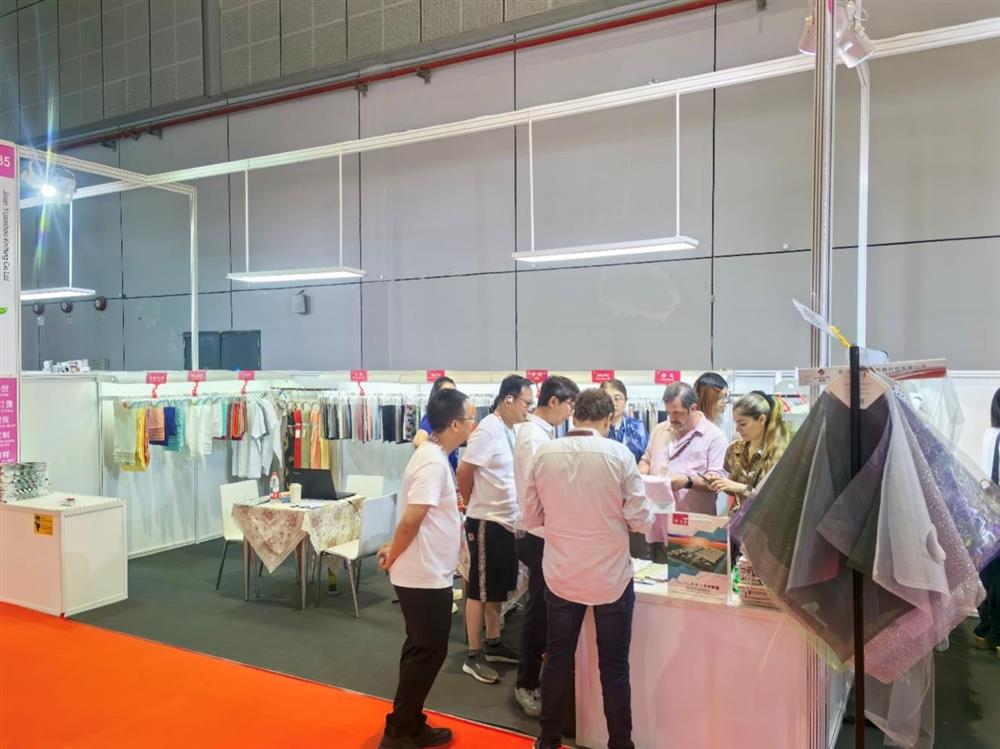 以科技綠色鏈接紡織商機！元首針織亮相2025中國國際紡織面料及輔料（秋冬）博覽會(huì )